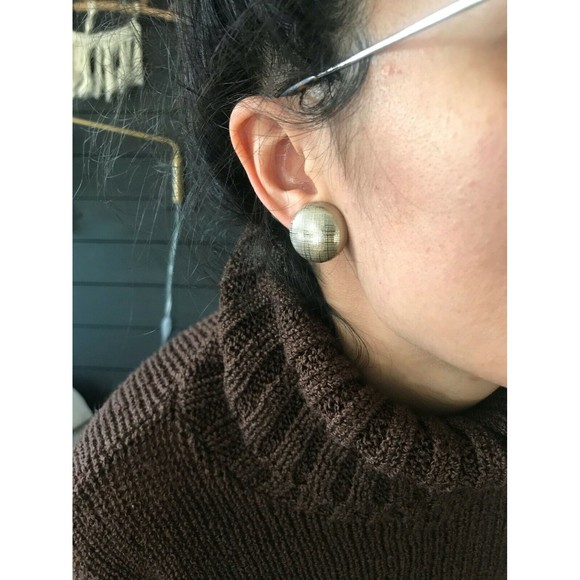 Large Vintage 80s Gold Tone Round Circle screw‎ back Earrings Chunky Statement - Picture 6 of 7